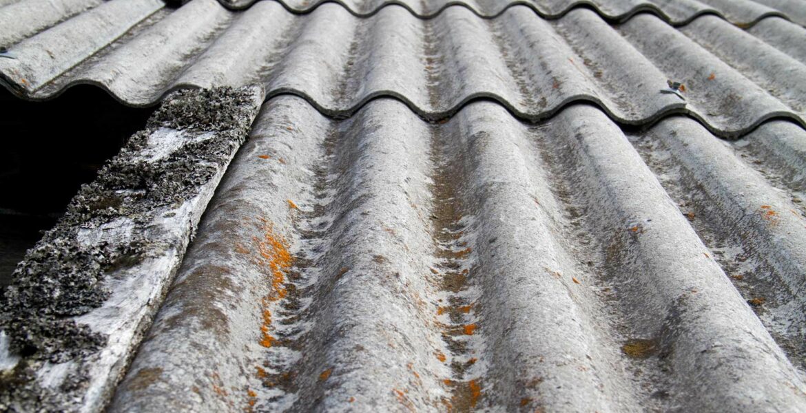 Réglementation sur les toitures en amiante : tout savoir